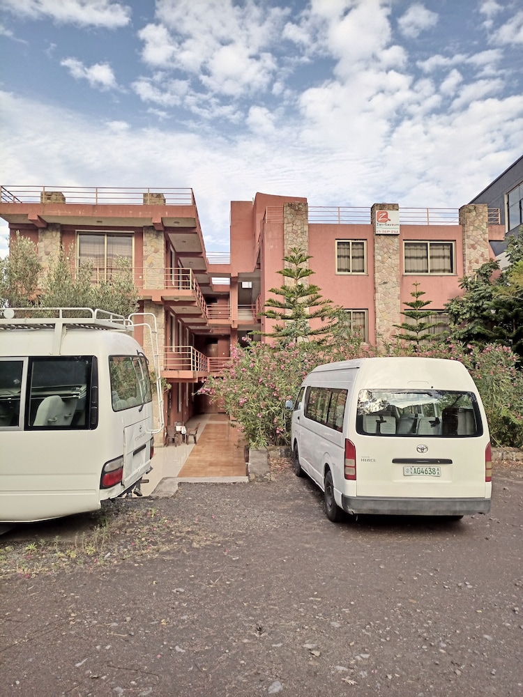 Zan-Seyoum Hotel 40/50