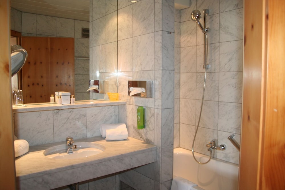 ALPENHOTEL SAALBACH 29/32
