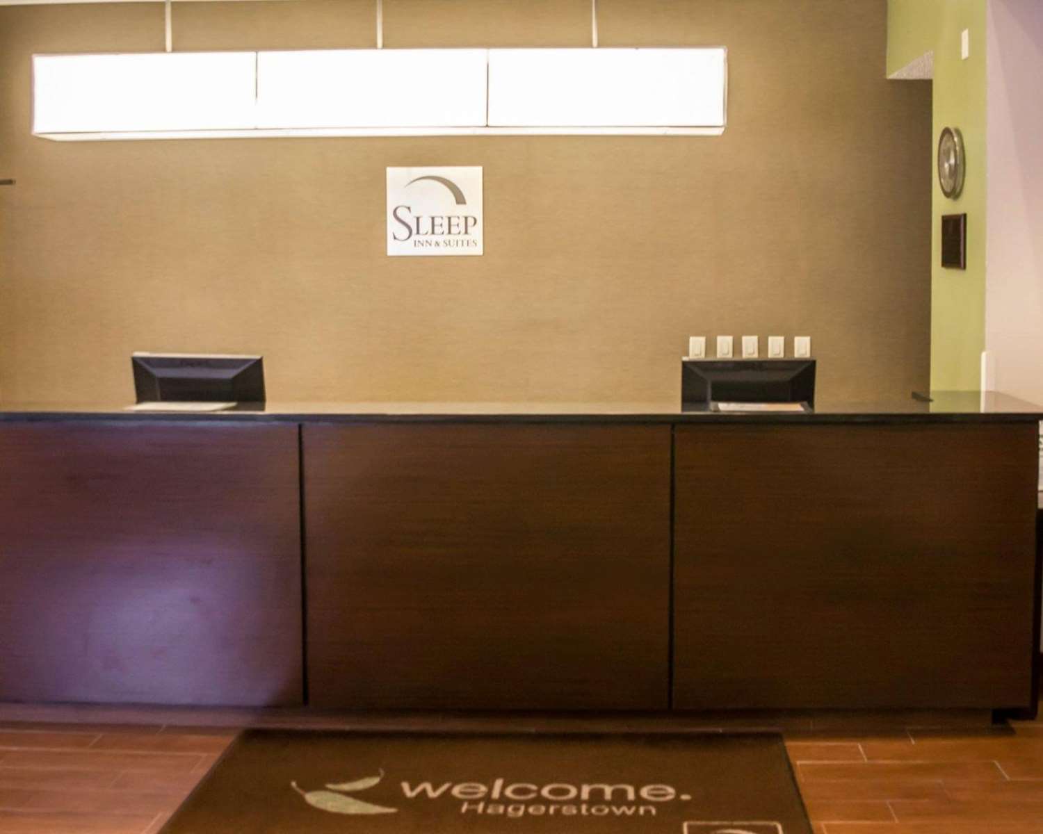 Sleep Inn and Suites Hagerstown 8/32