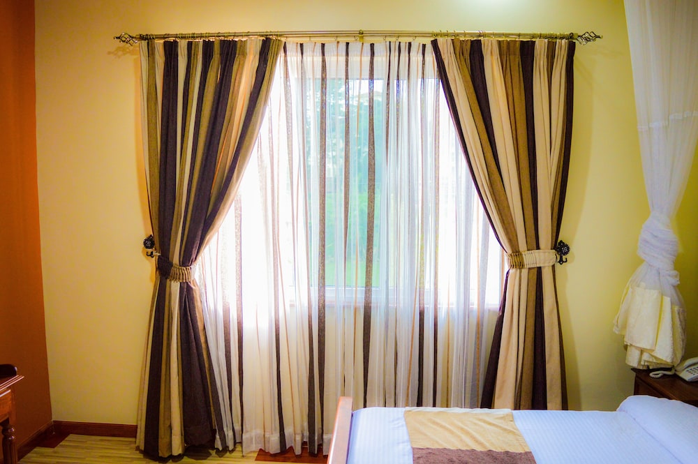 Red Ruby Hotel 15/33