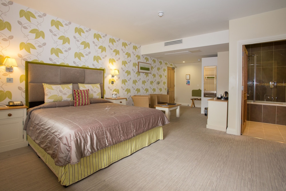 Orsett Hall Hotel 12/46