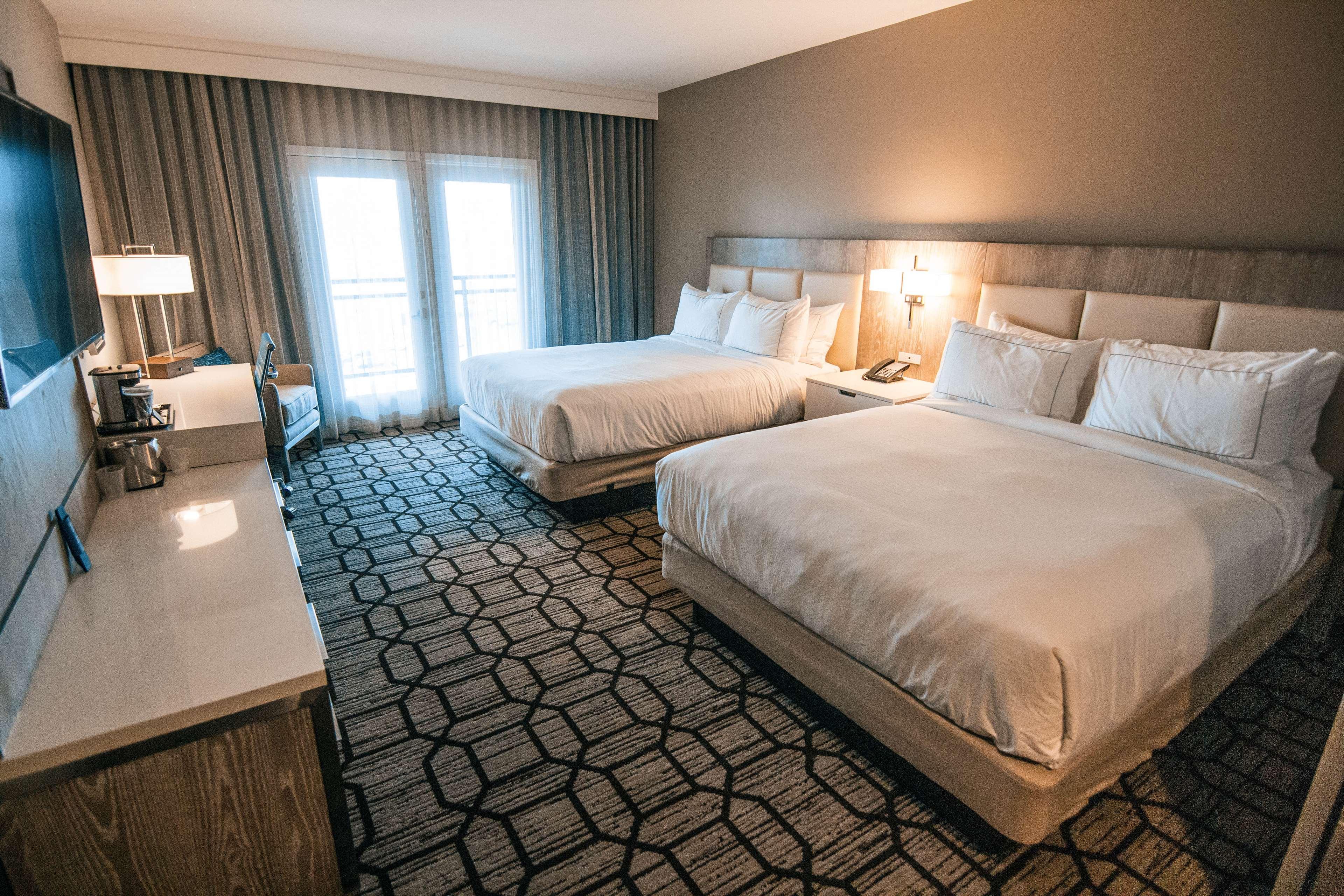 2 ROOMS, SUITE, KING BED