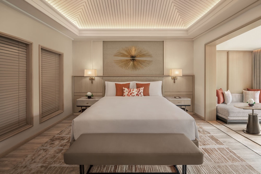 Premier, King Bed, Lagoon View، The St. Regis Goa Resort 2/6