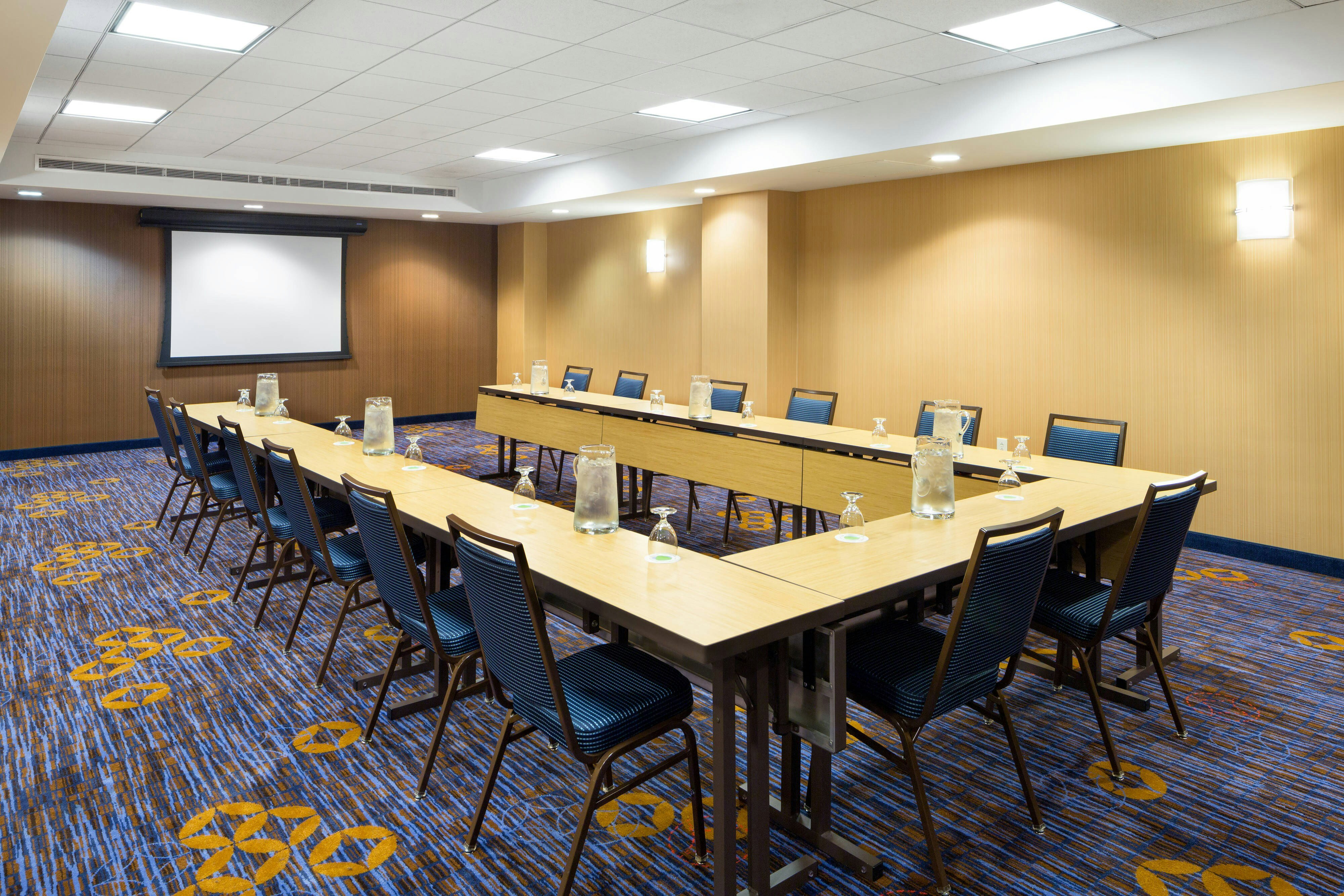 Courtyard By Marriott Houston By the Galleria 14/17