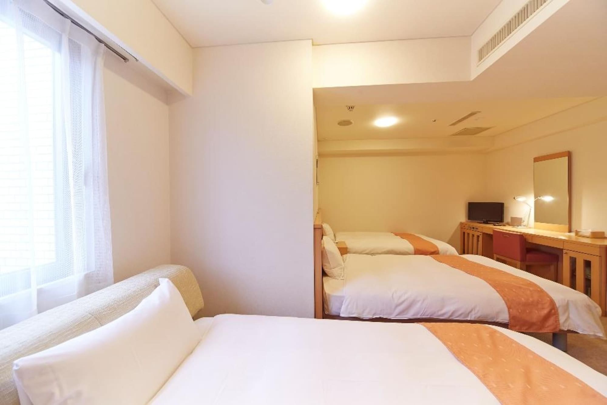 ROOM, SINGLE, SMOKING