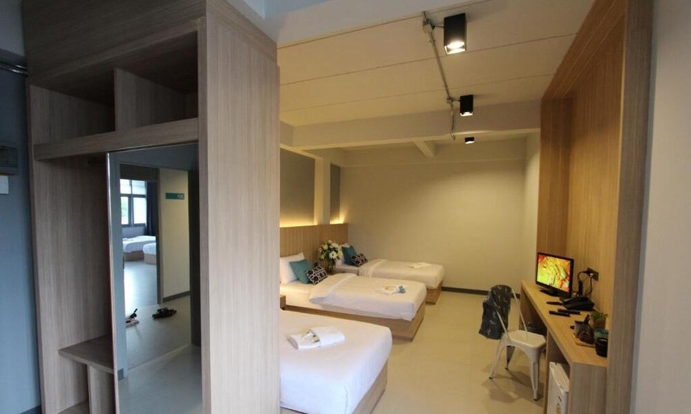Rajthani Hotel 30/44