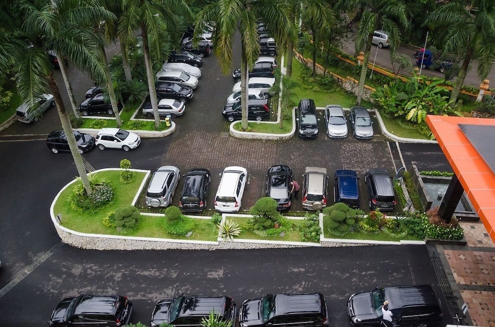 Sari Ater Kamboti Hotel Convention 60/65