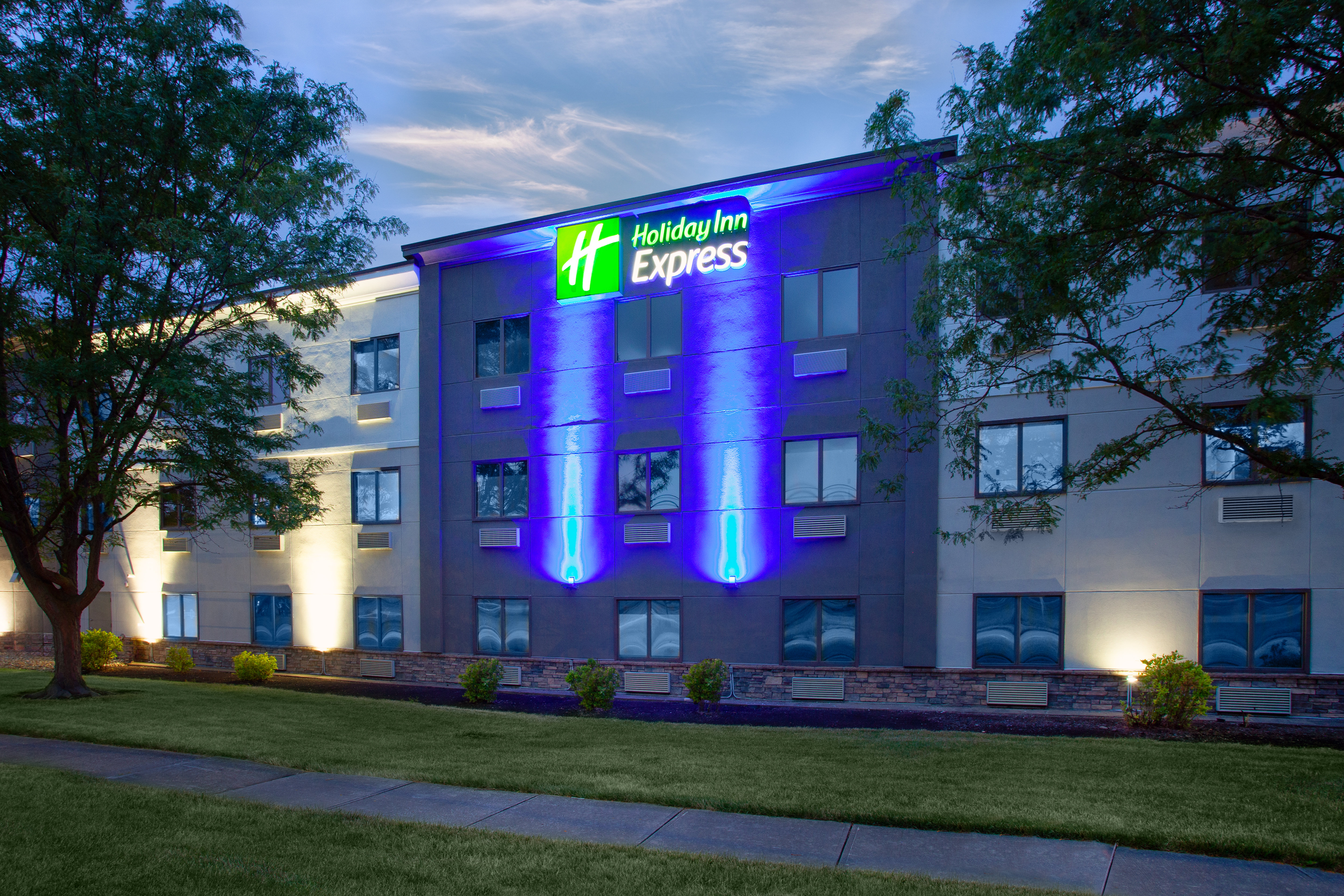 Holiday Inn Express Cleveland Airport Brookpark 1/50
