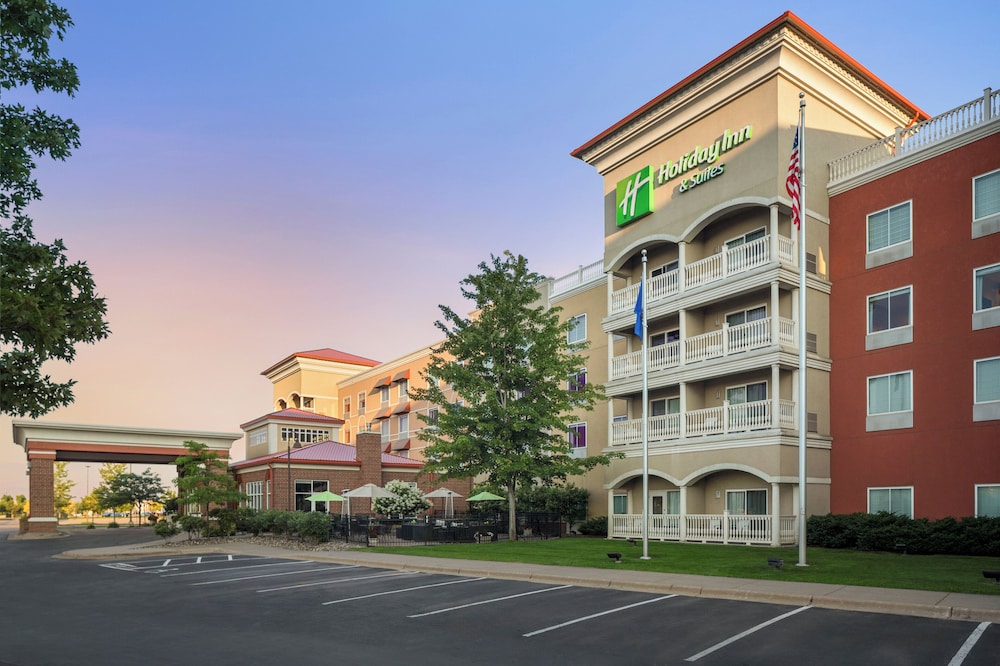 Holiday Inn Hotel Suites Maple Grove Nw Mpls Arbor Lks 72/76
