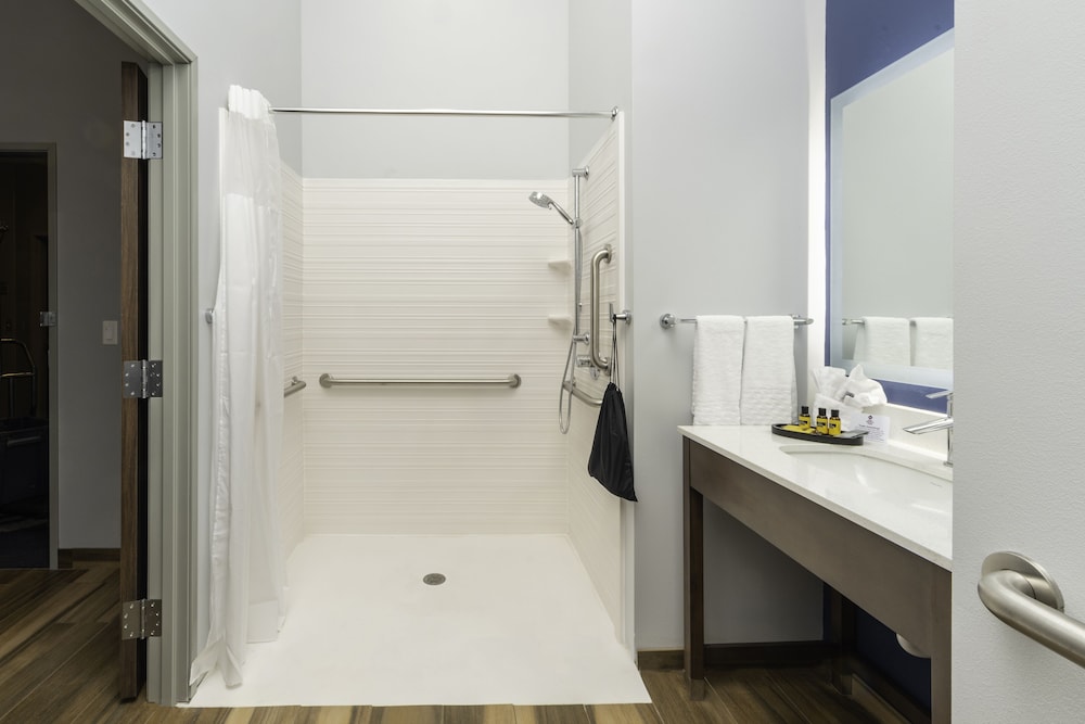 Best Western Plus St Louis Airport Hotelbest Western Plus St Louis Airport Hotel 19/36