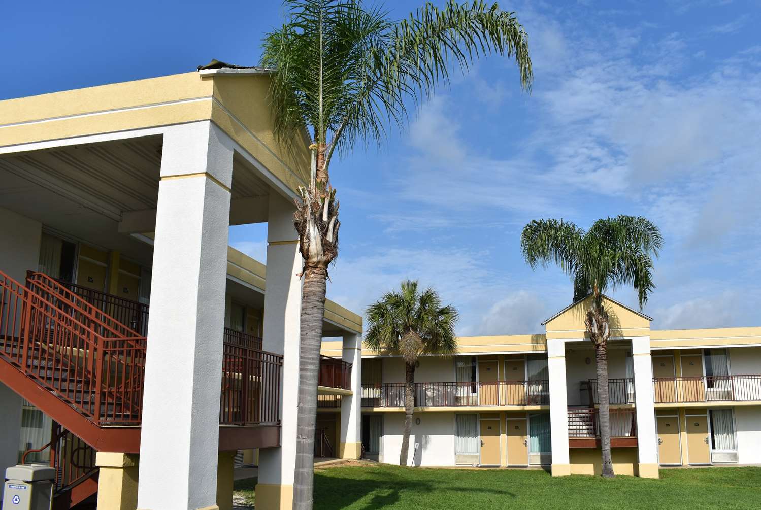 Super 8 by Wyndham Ocala I-75 4/56
