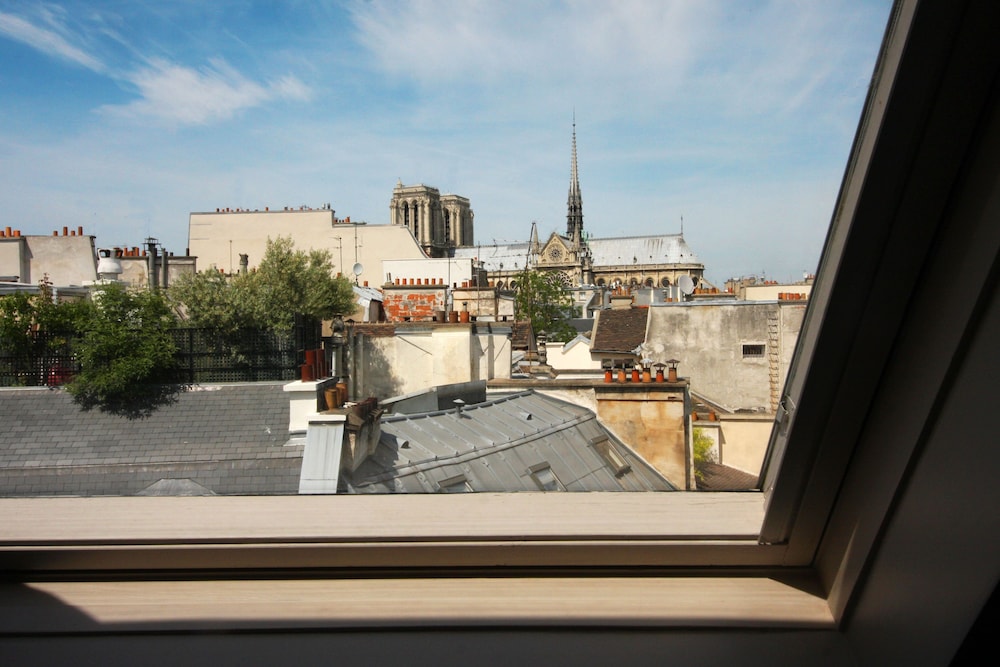 Hotel de Notre Dame Maitre Albert 58/65