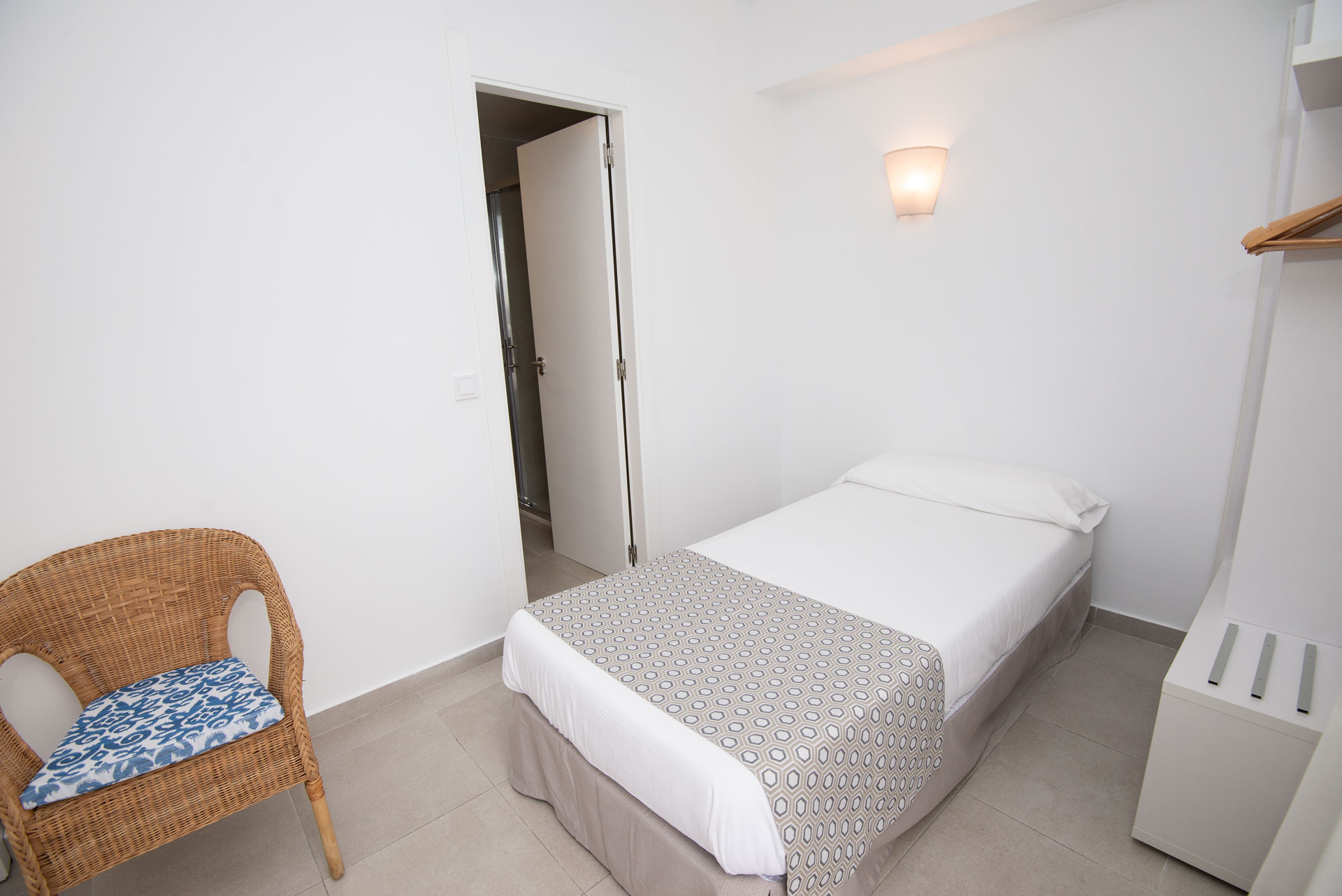 Room, Single, No Balcony