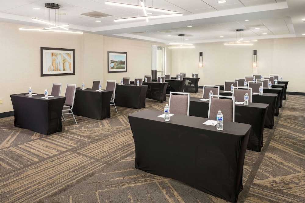 Hilton Garden Inn Silver Spring White Oak 44/51