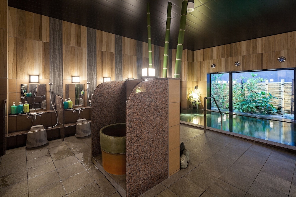 Hotel Route-Inn Mihara Ekimae 18/24