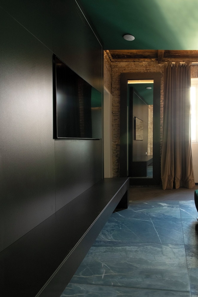 Colonna Suite 48/78