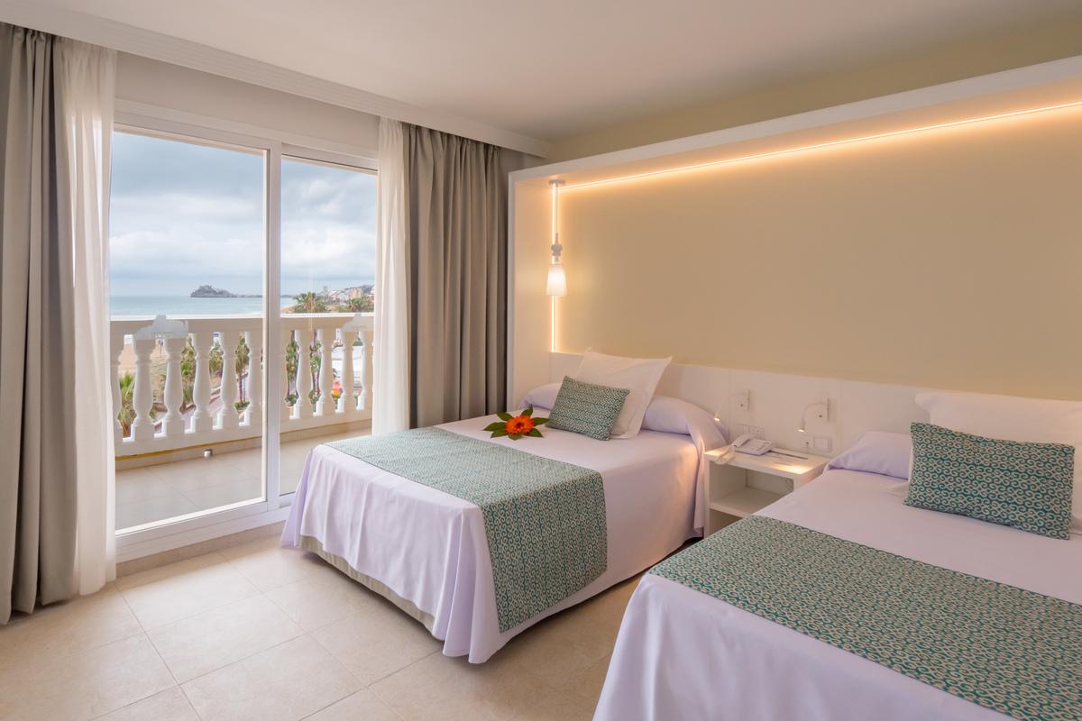 Economy, Family, Side Sea View, Balcony or Terrace