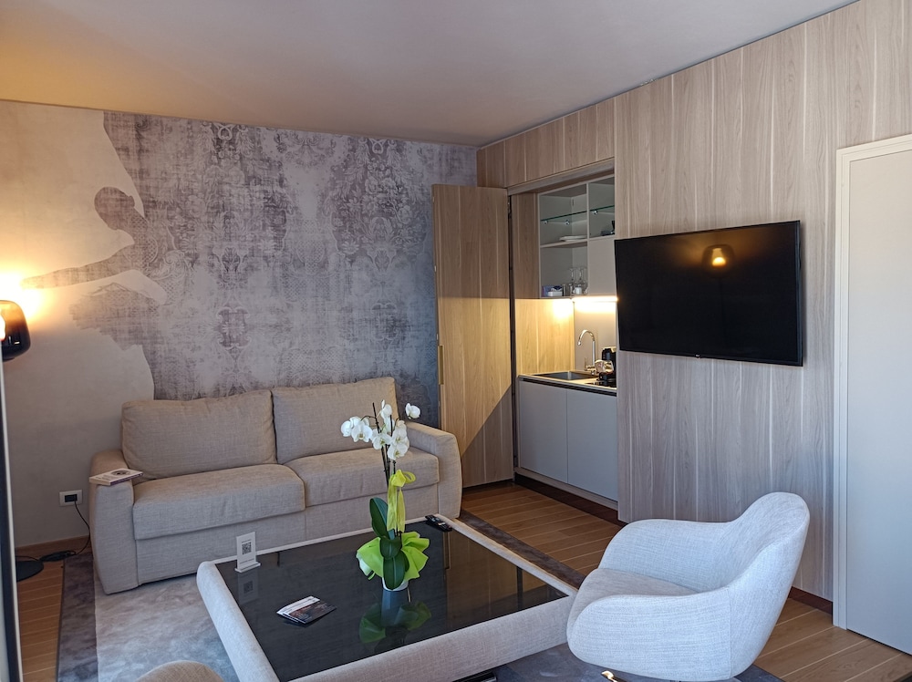 Miramare Suites 31/42