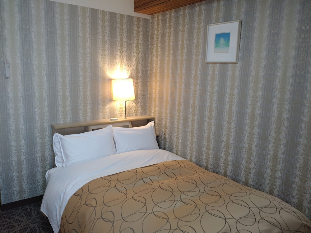 Semi Room, Semi Double Bed