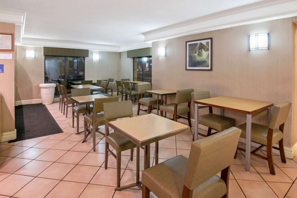 La Quinta Inn San Antonio Market Square 37/43