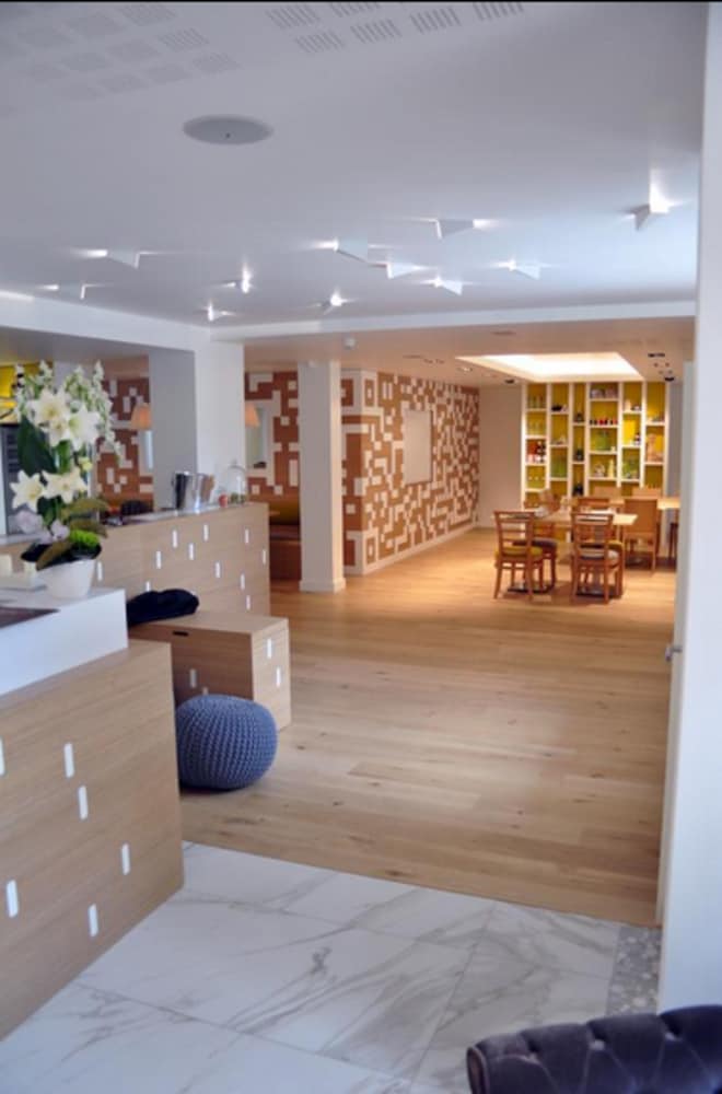 Lobby at Hotel Villa Flornoy, PORNICHET - FR