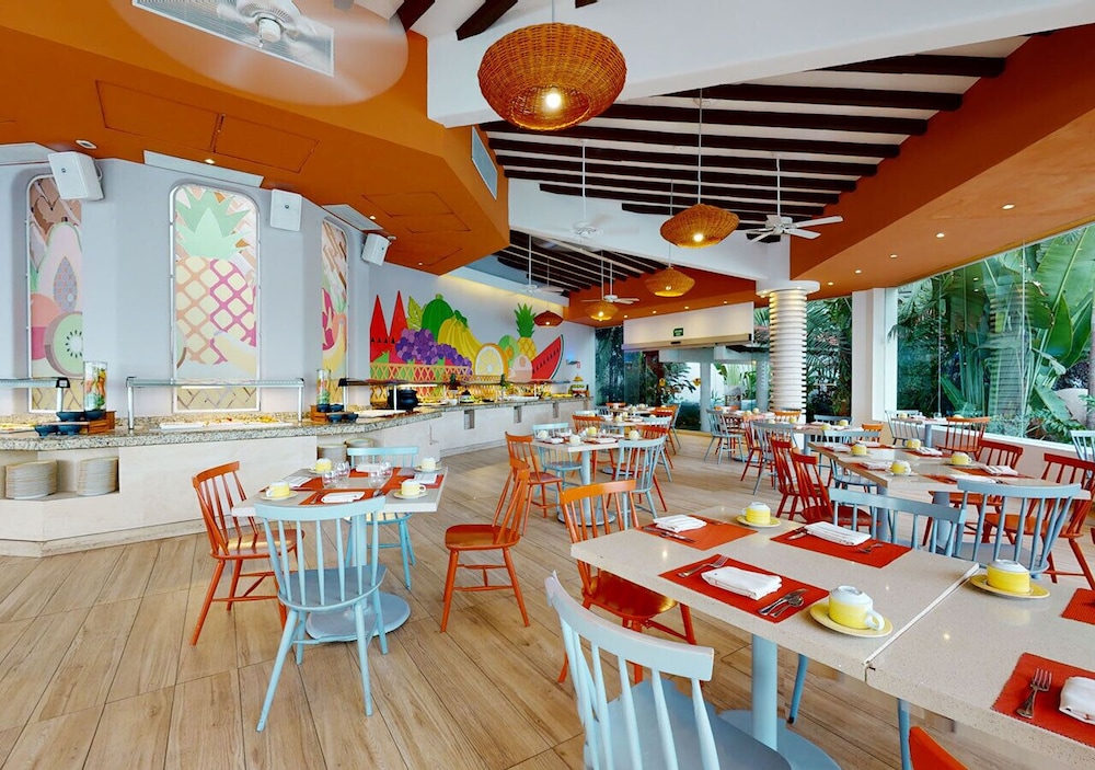 restaurant cafeteria