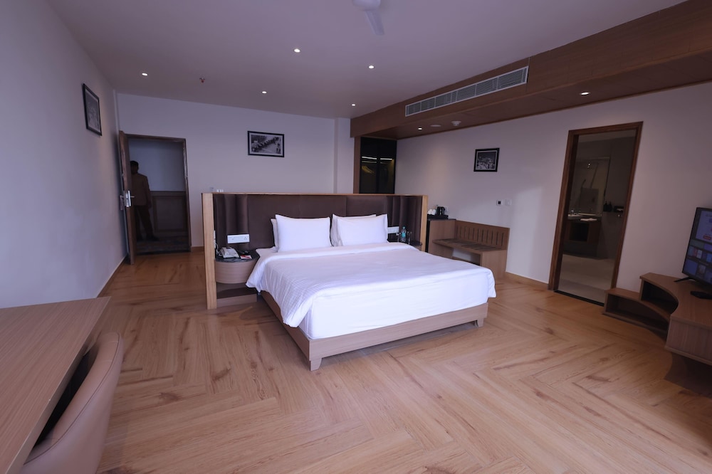 Ramada By Wyndham Mussoorie Mall Road 14/48