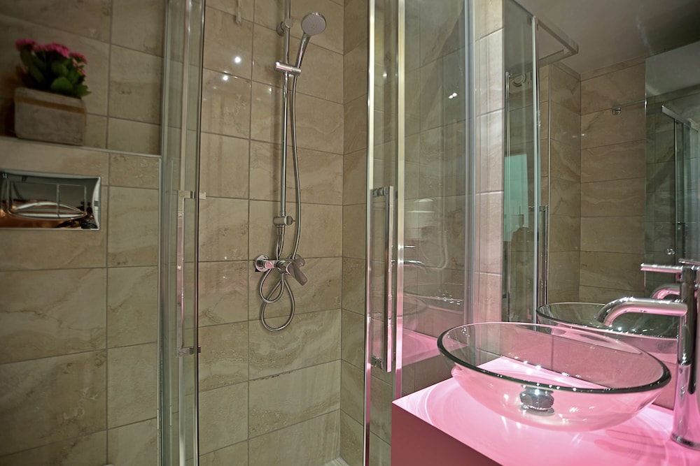 TRYP by Wyndham Corfu Dassia 69/69