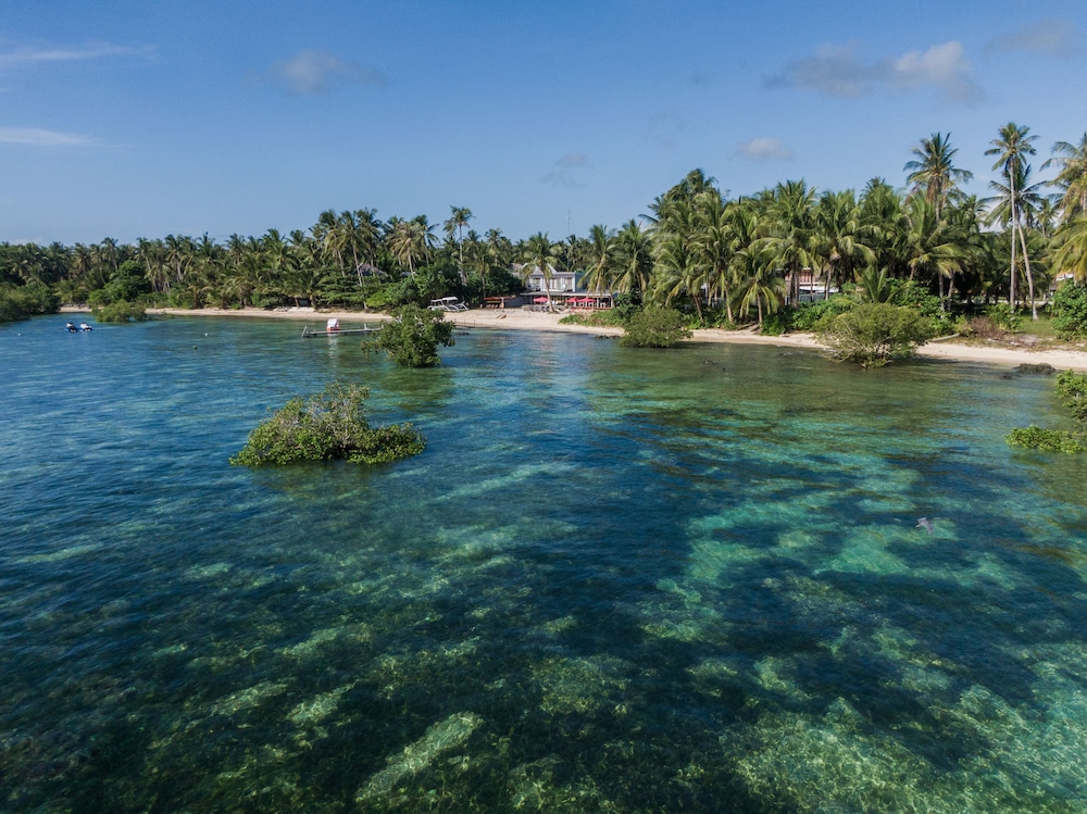 Reef Beach Resort 64/69