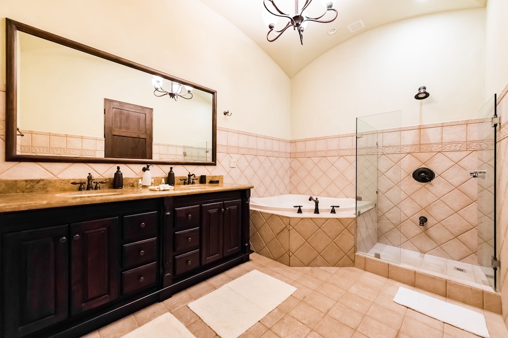 Hacienda Pinilla Vacation Rentals 9/84