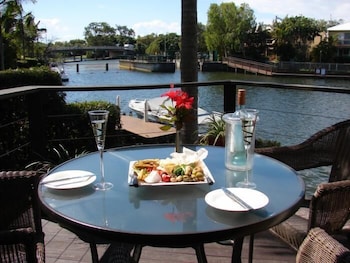 PORTSIDE NOOSA WATERS 18/31