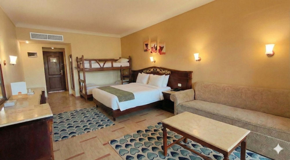 غرفة عائلية بسرير بطابقين وسرير كوين، Regency Plaza Aqua Park Spa Resort 7/10