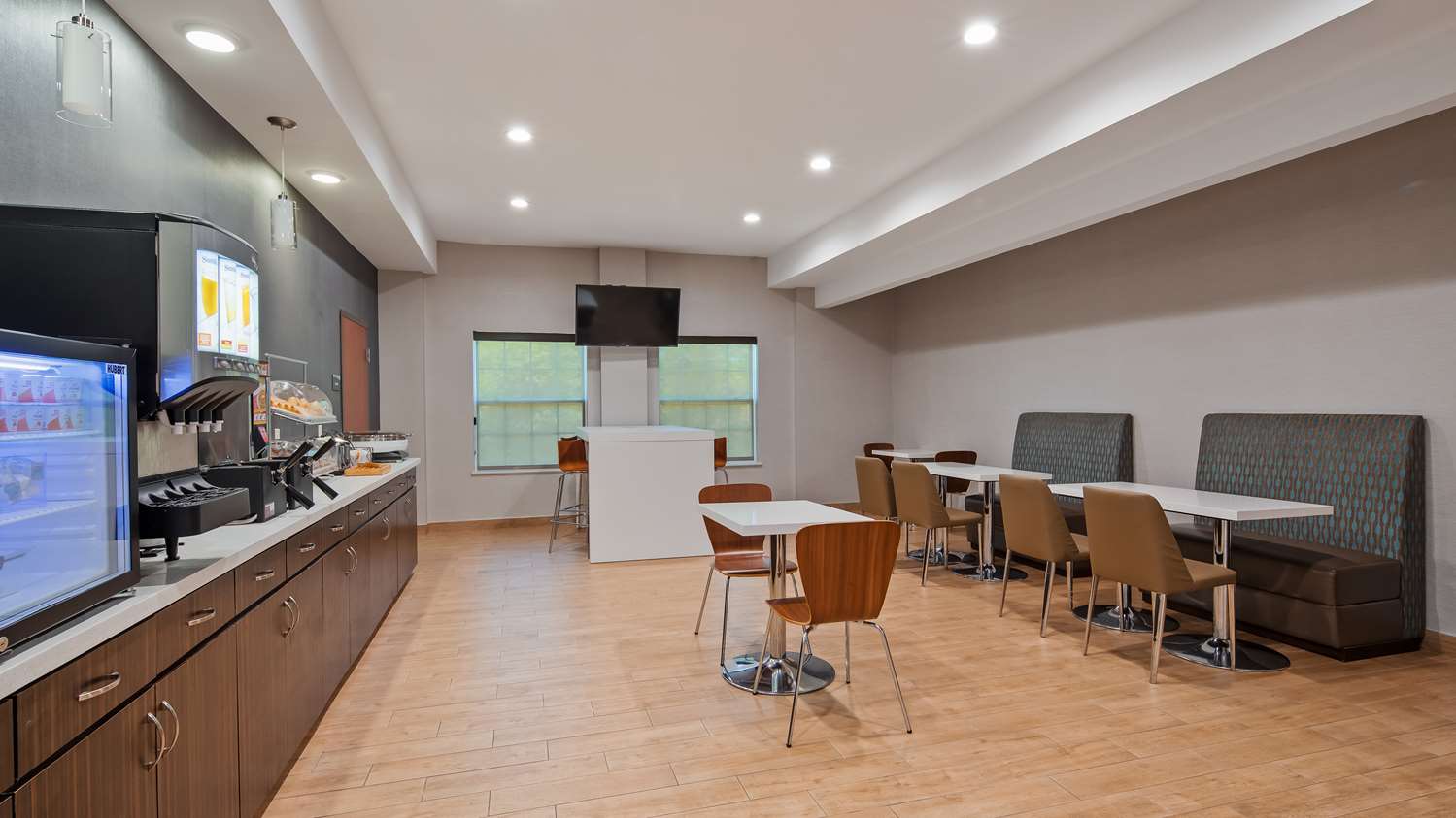 Best Western Ingleside Inn & Suites 30/37