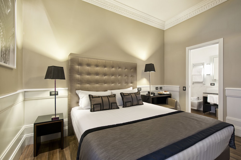 The Independent Suites 24/51