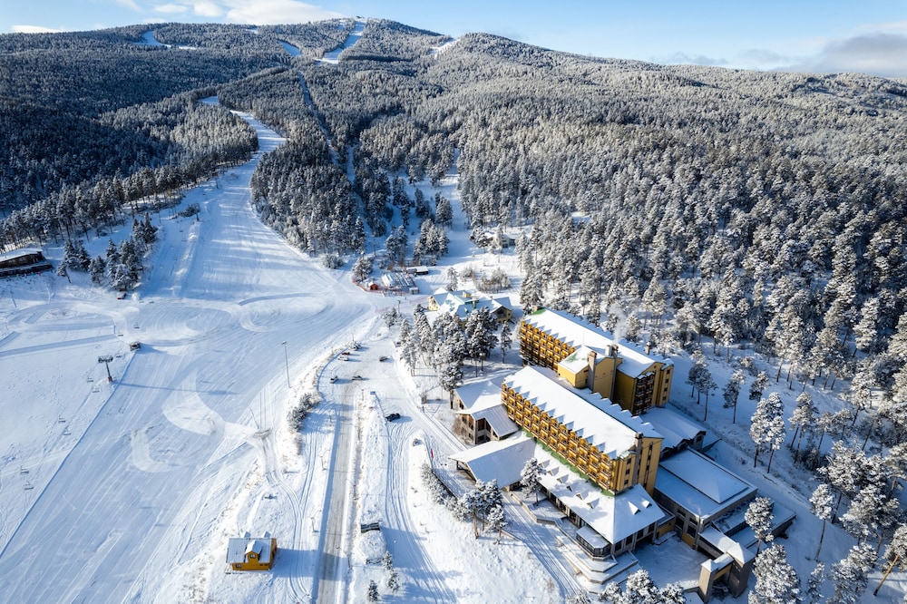 Duja Chalet Ski Center 40/43