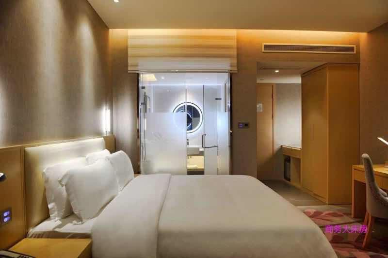 Lavande Hotels (Shanghai Jiading Xincheng Stadium) 19/93