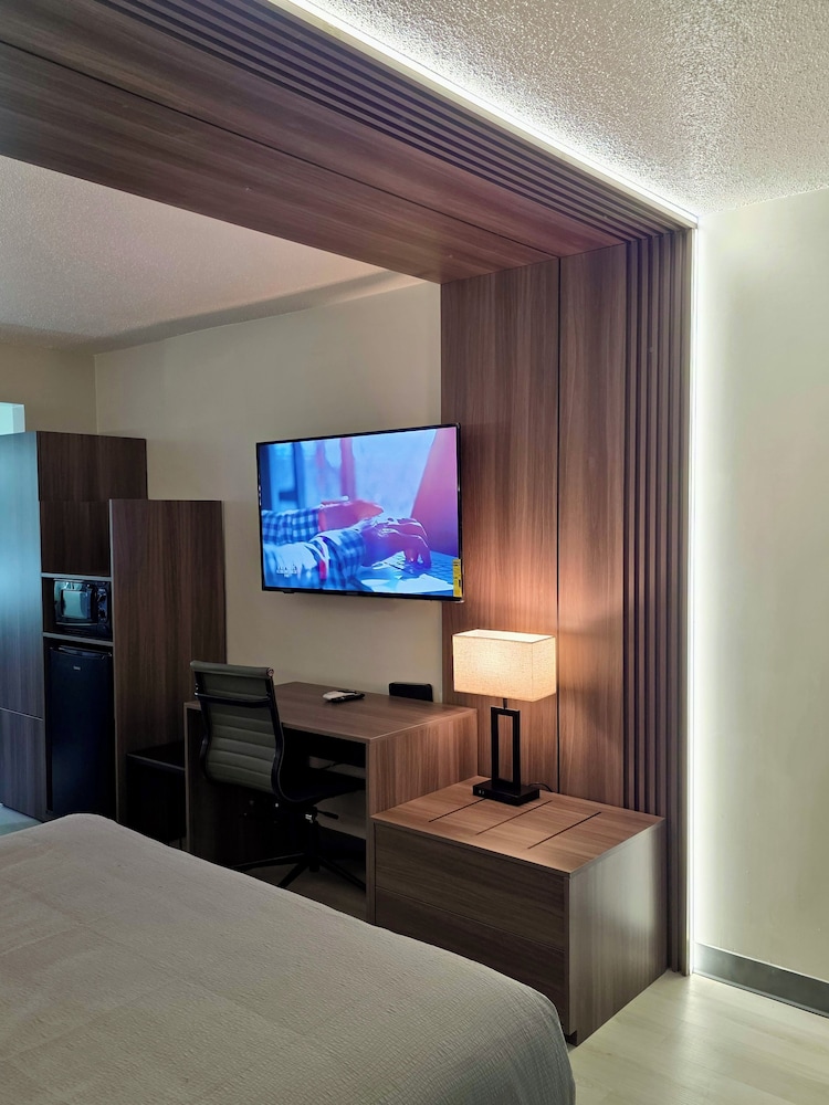غرفة بسرير كينج لذوي الإعاقة، Quality Inn & Suites Wytheville 5/7