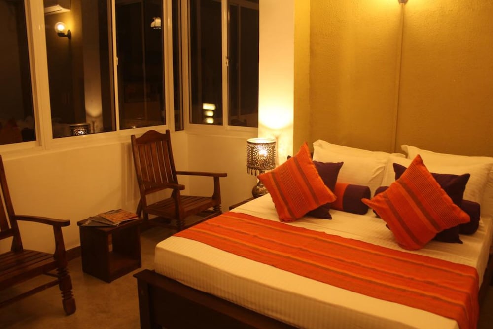 STANDARD, DOUBLE OR TWIN BED