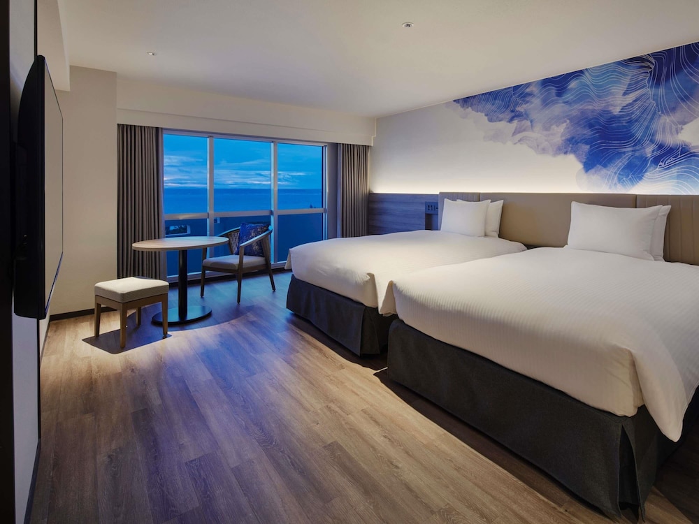 EXECUTIVE, TWIN BEDS