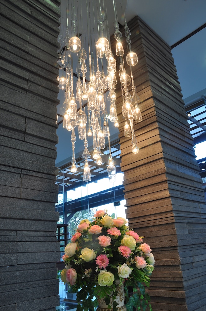 Mayflower Grande Hotel Chiang Mai 37/47