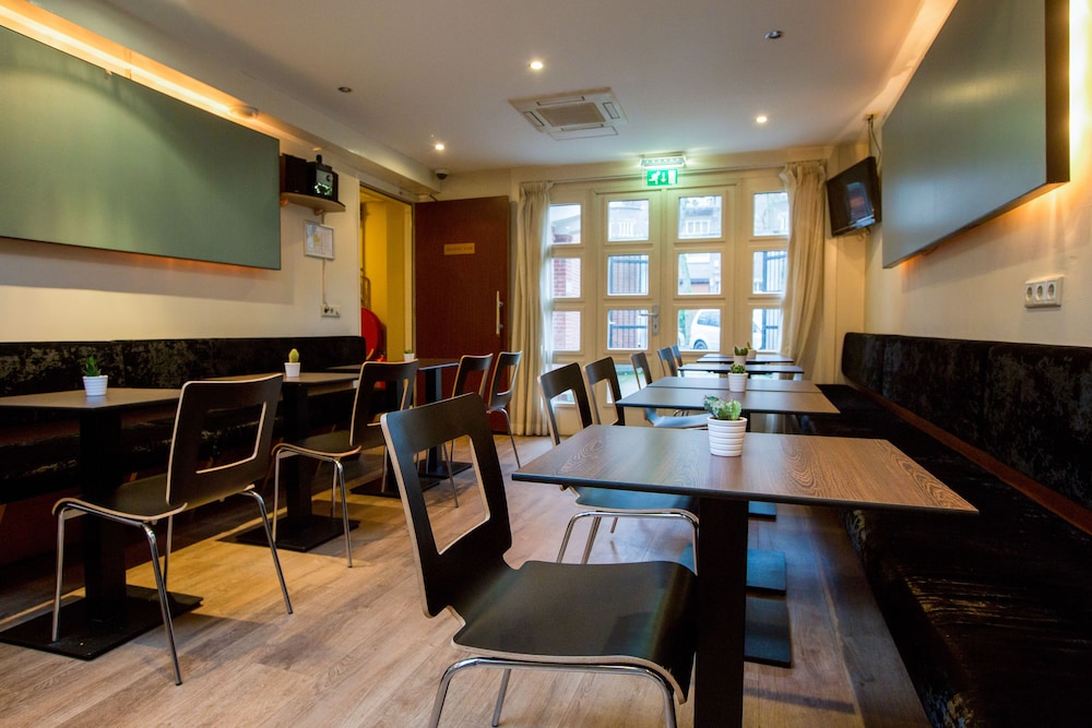 Dutch Design Hotel Vondelpark 32/50