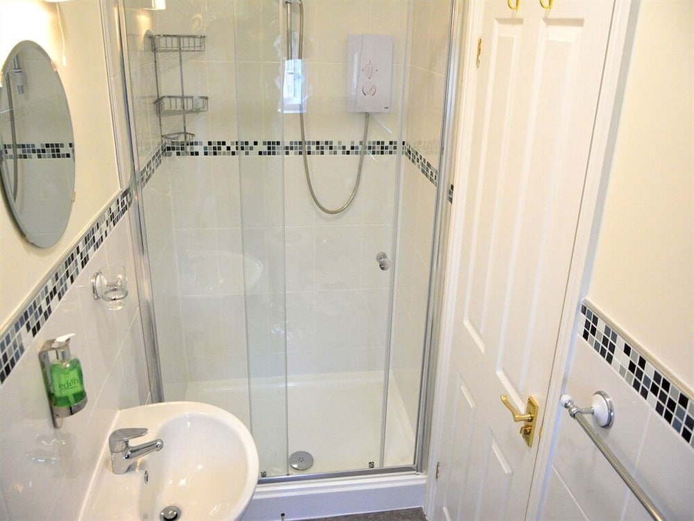 Ashlea Guest House 50/50
