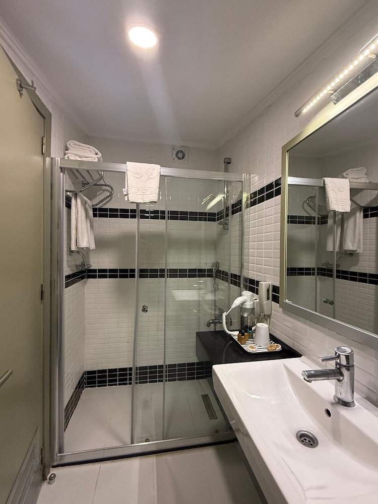 Hotellino 59/63