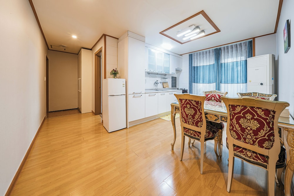 Gallery Hotel Be 45/50