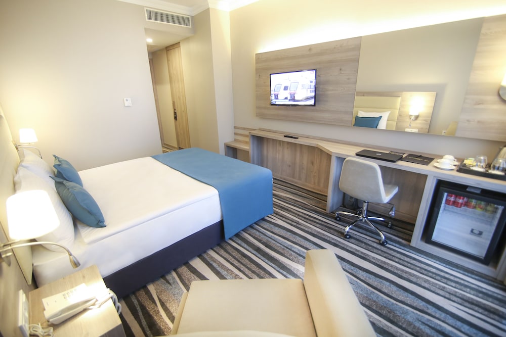 DELUXE, DOUBLE BED