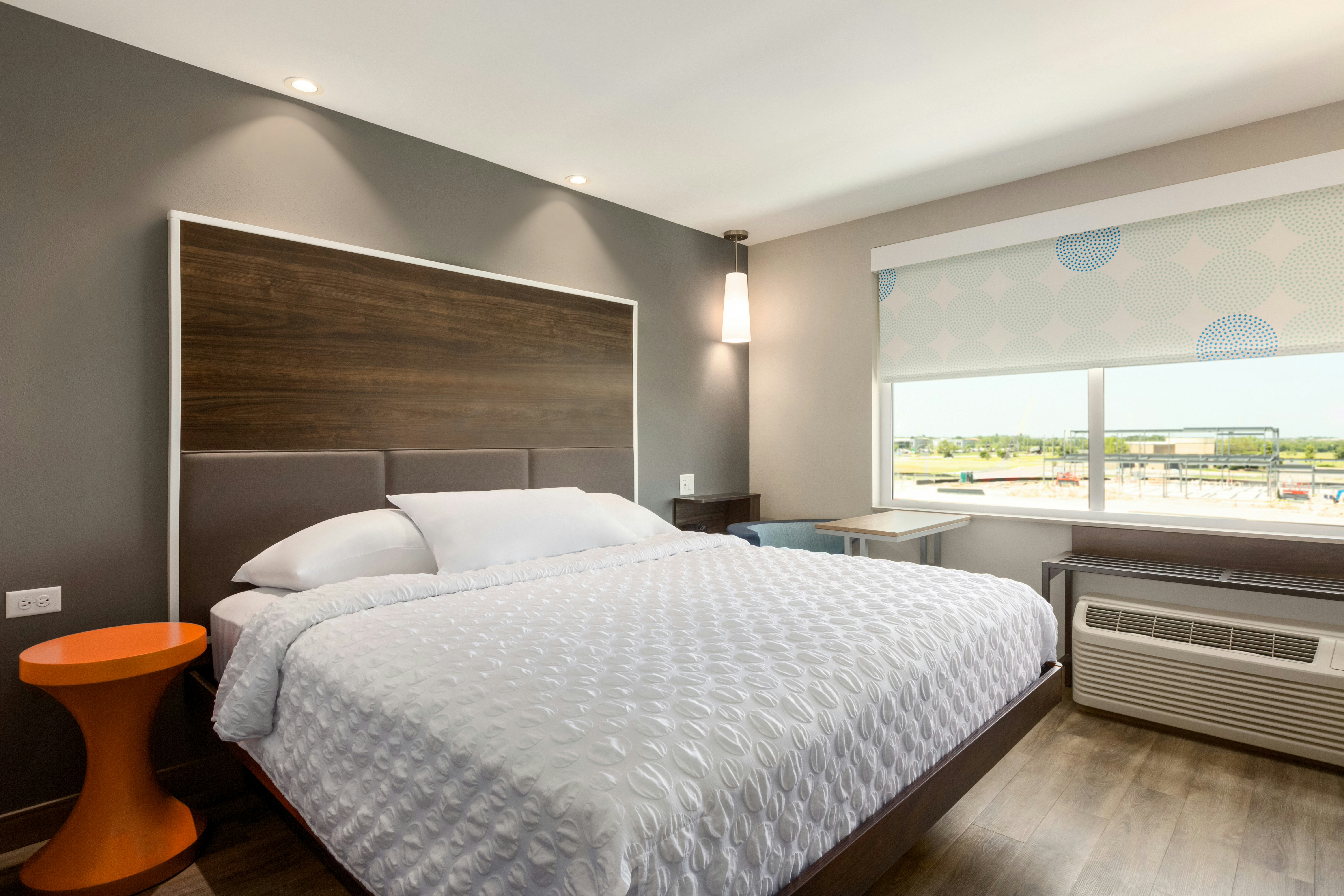 ROOM, KING BED, ACCESSIBLE