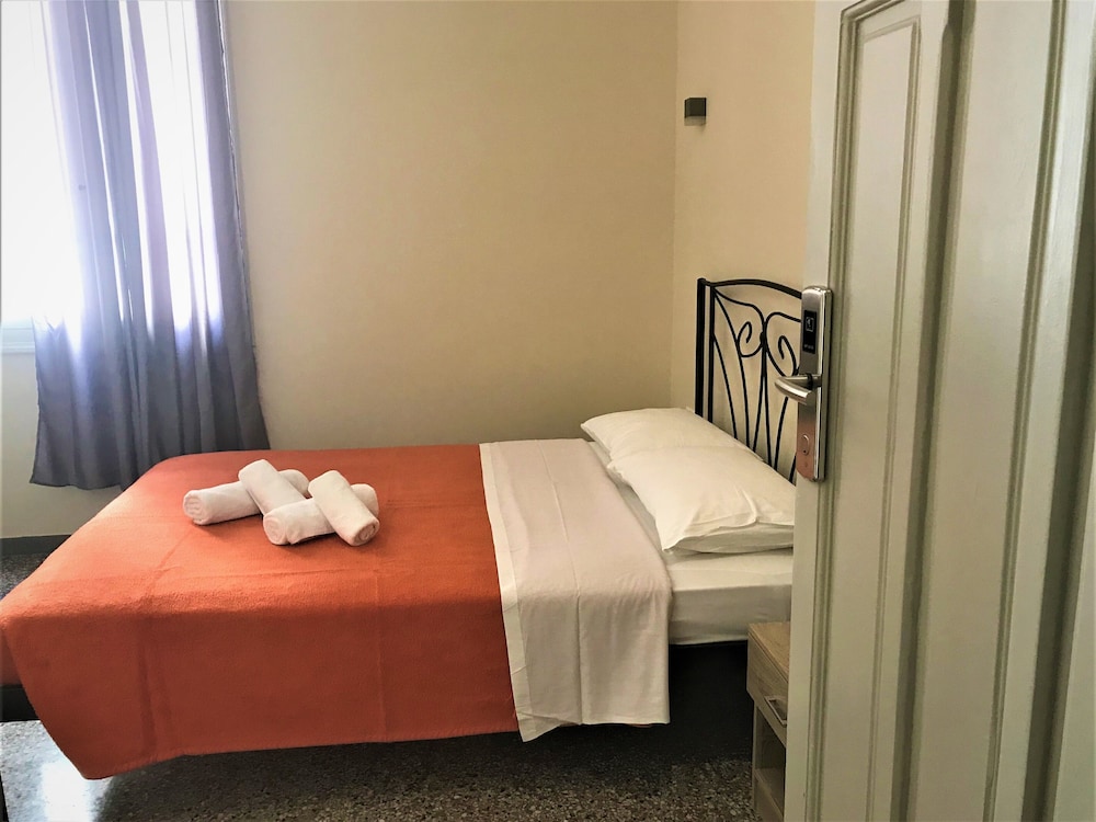 Athens Psiri Hotel 14/36