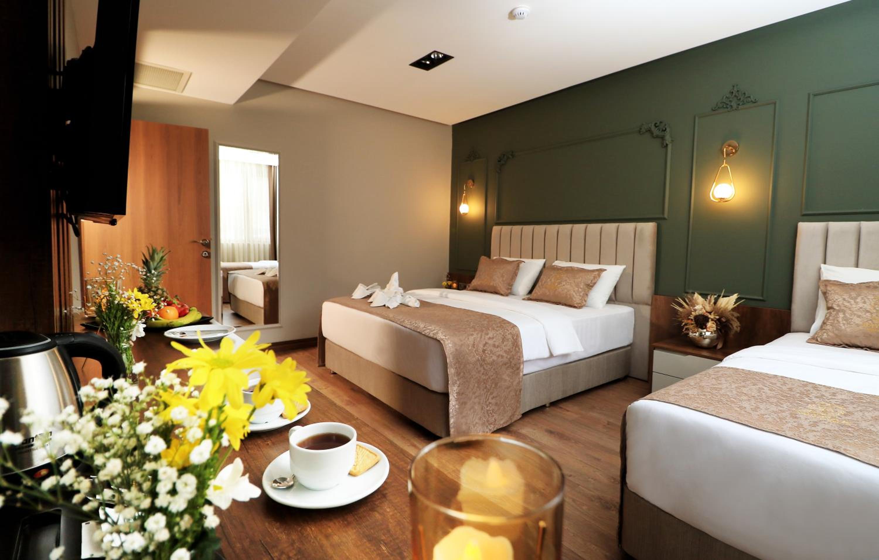 Deluxe, Triple, Bayrak Grand Hotel 4/6