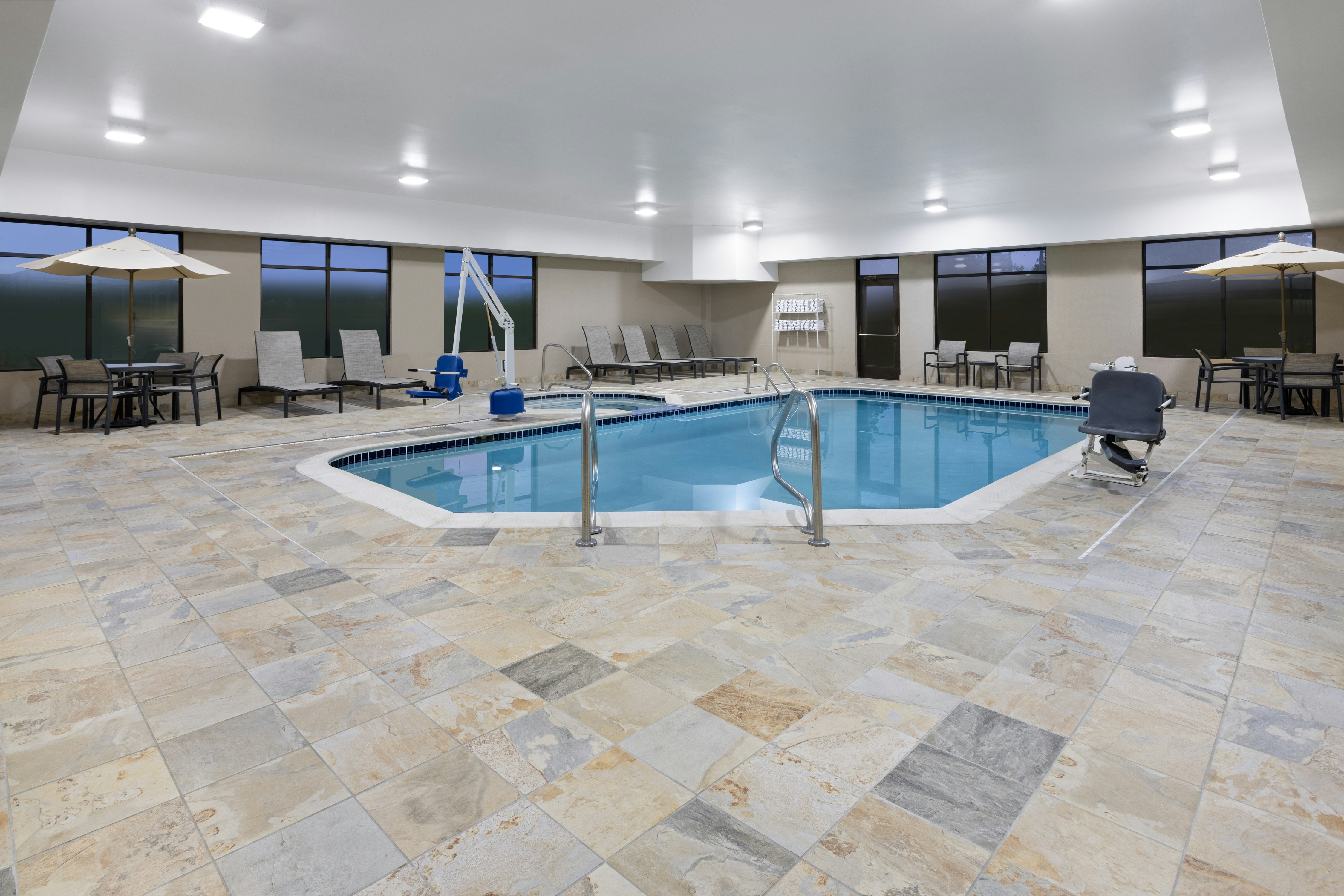 Hampton Inn Cleveland Airport - Tiedeman Road 12/12
