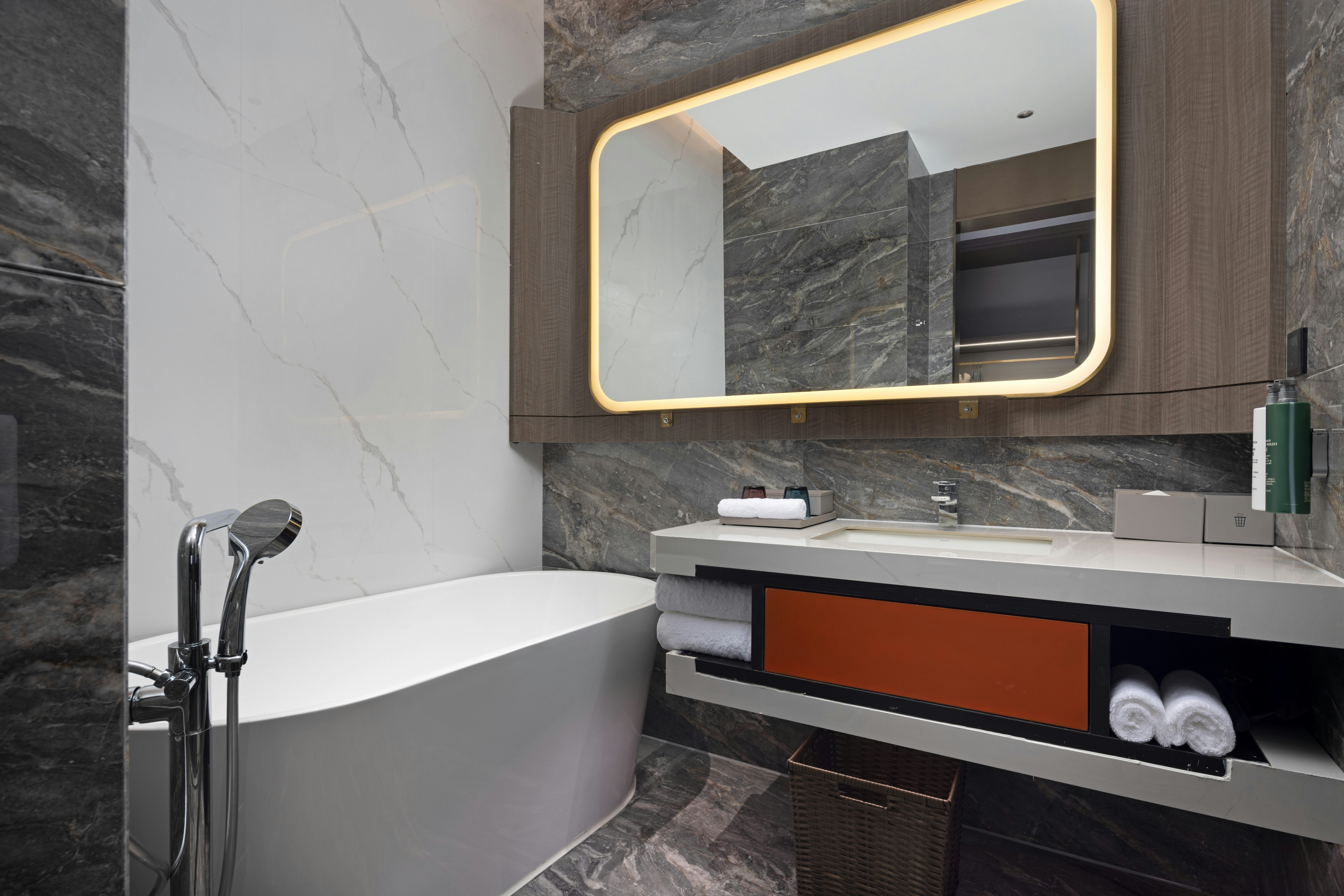 Home2 Suites by Hilton Yiwu World Trade Center 56/60